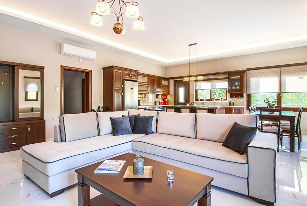 Zissis Villa & Pool 5Min Drive To Beach Kato Yerakarion エクステリア 写真